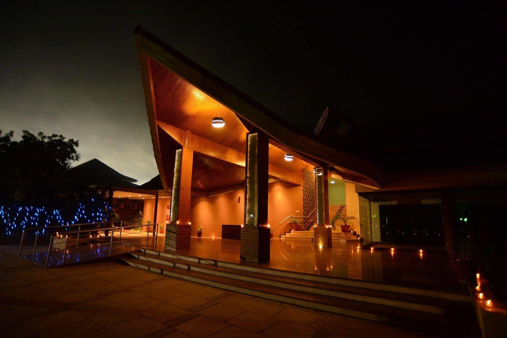 Palm Green Club Resort Jetalpur Dış mekan fotoğraf