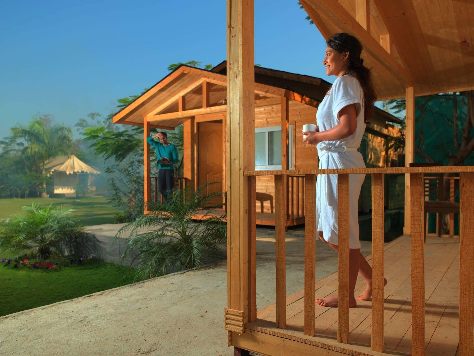 Palm Green Club Resort Jetalpur Dış mekan fotoğraf