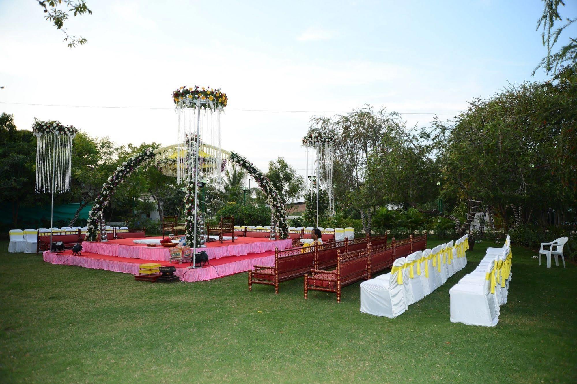 Palm Green Club Resort Jetalpur Dış mekan fotoğraf